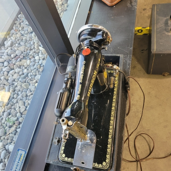 Vintage Hudson Electric Sewing Machine Antique Sewing Machine, Working Condition - Picture 5 of 7